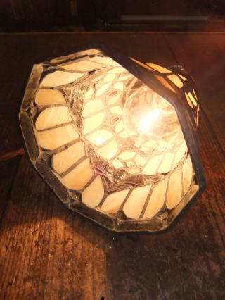 �A���e�B�[�N�g�������̃X�e���h�O���X�y���_���g���C�g�ł��@�A���e�B�[�N�Ɩ�   